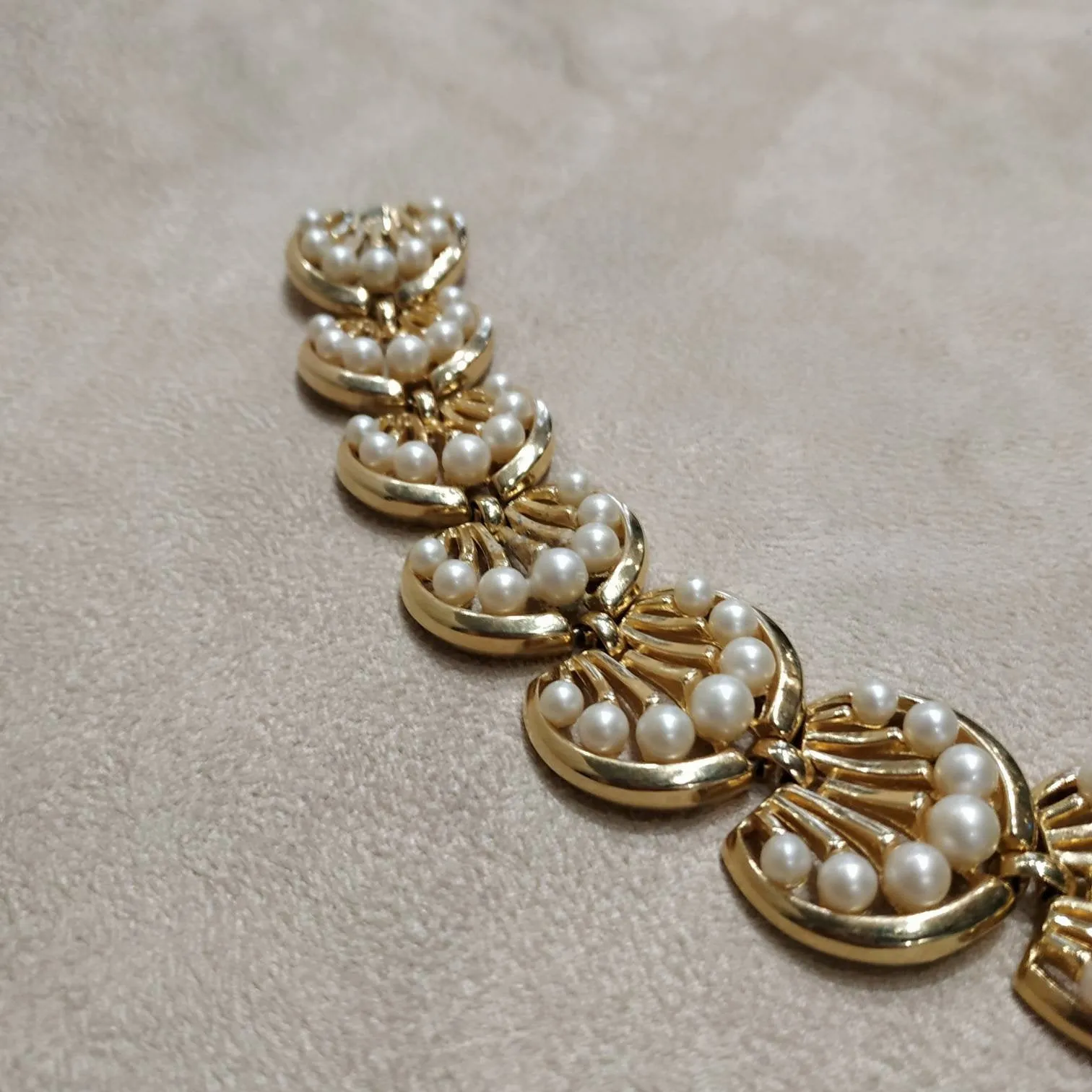 Trifari Flower and Pearl Vintage Bracelet